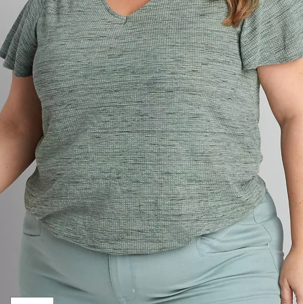 Lane Bryant Flutter Sleeve Banded-Hem Tee 34/36😀🤩🤩